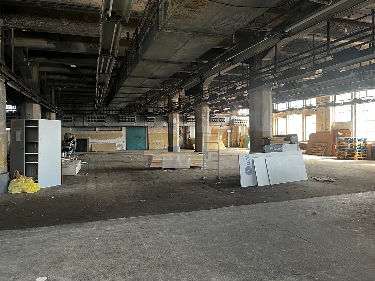Pronájem skladového prostoru 1200 m²
